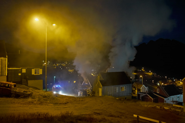 Tasiilaq hus i brænd